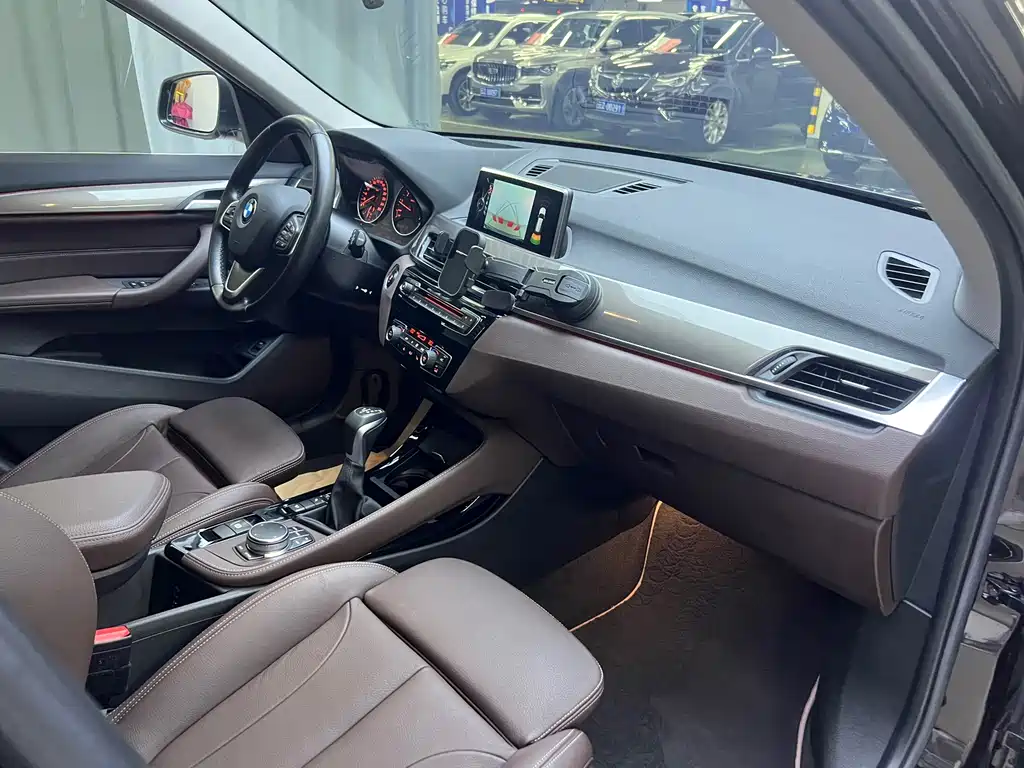 BMW X1 2017 — фото 12