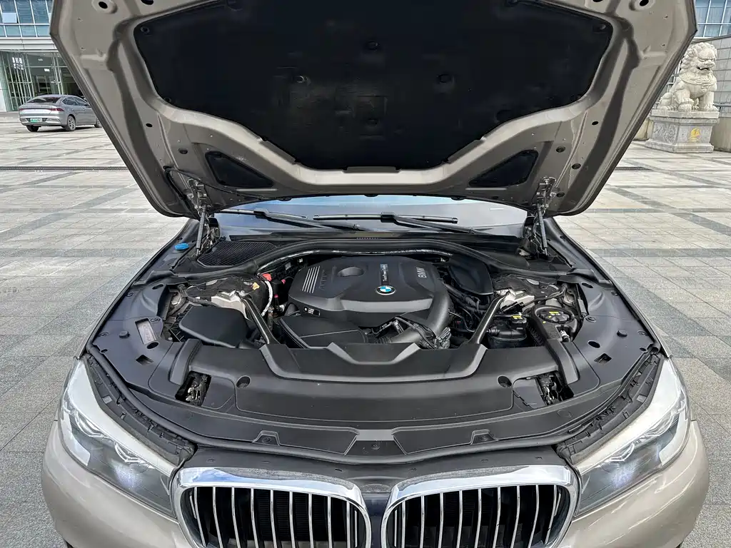 BMW 7 Series 2017 — фото 27