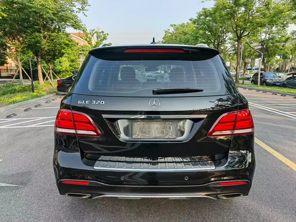 Mercedes-Benz GLE 2016 — фото 8