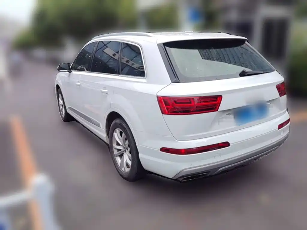 Audi Q7 2019 — фото 9