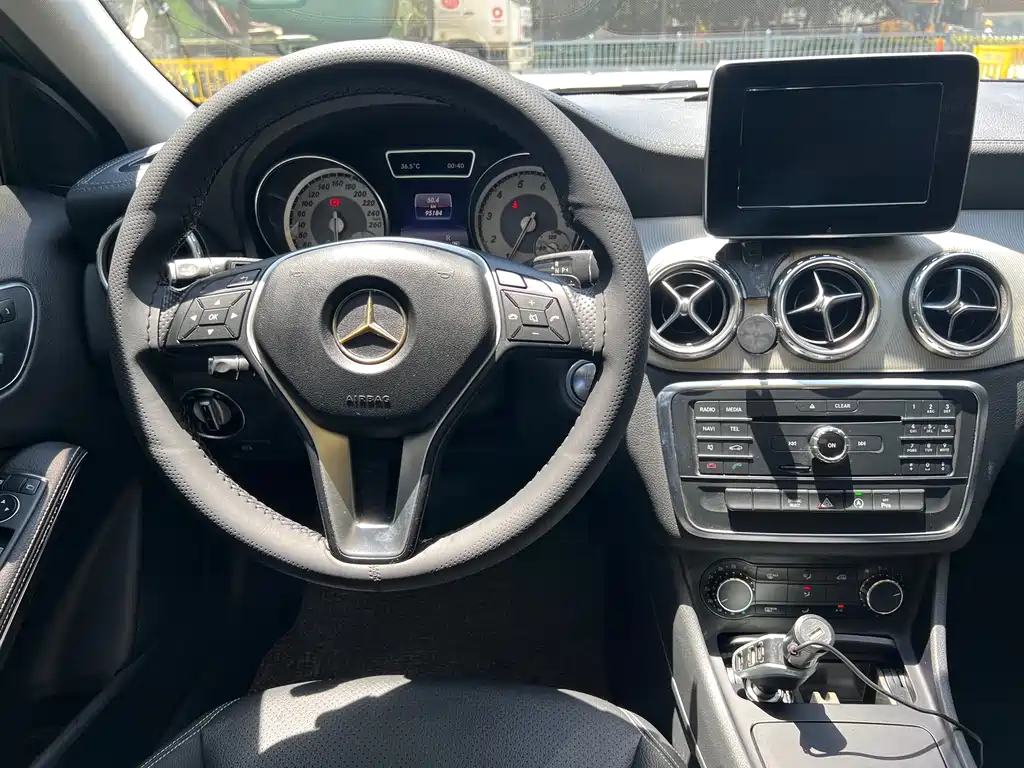 Mercedes-Benz GLA 2016 — фото 10