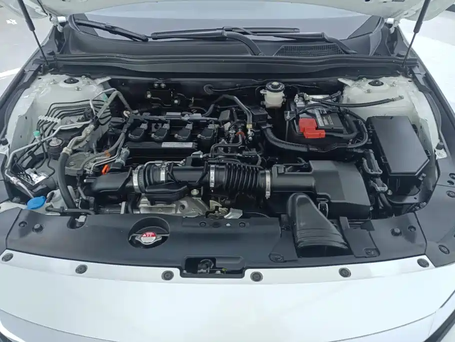 Honda Accord 2022 — фото 10