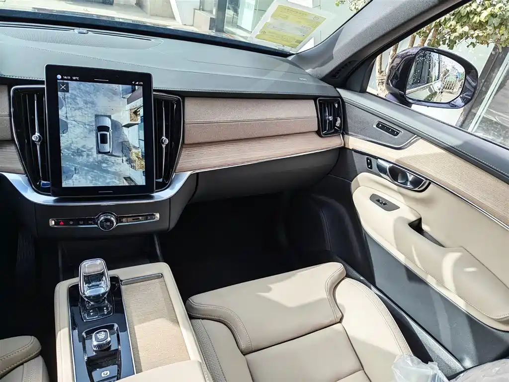 Volvo XC90 PHEV 2026 — фото 12