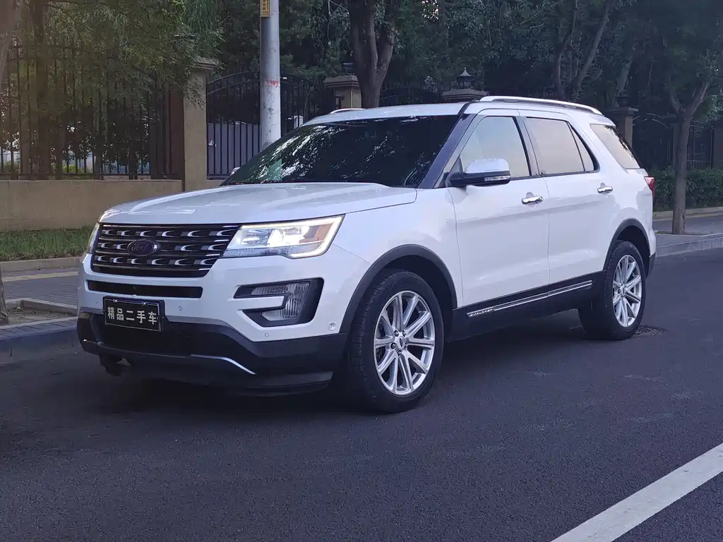 Ford Explorer 2016 — фото 1