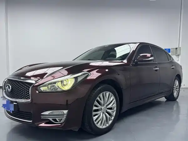 Infiniti Q70 2019