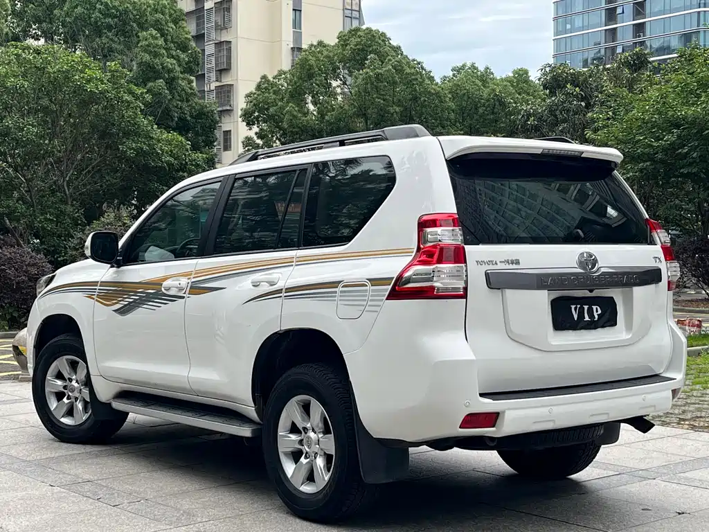 Toyota Prado 2015 — фото 11