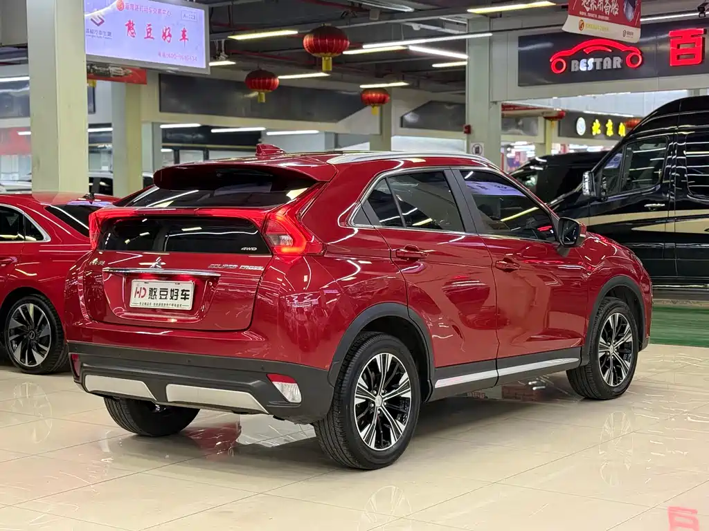 Mitsubishi Eclipse Cross 2018 — фото 2