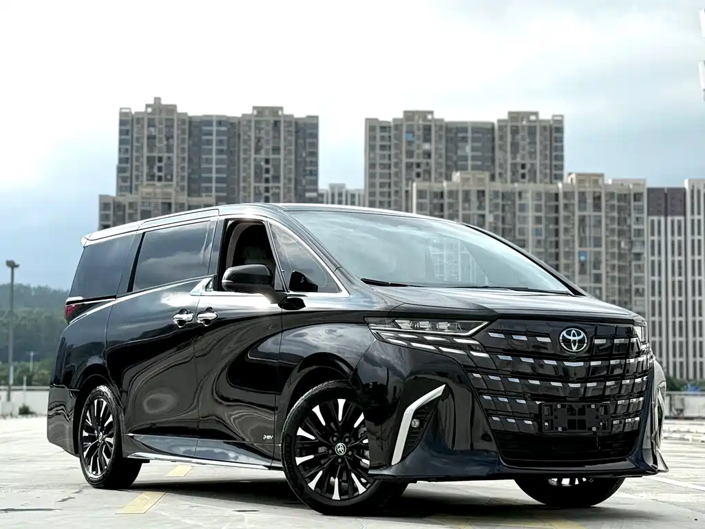 Toyota Alphard 2025 — фото 3