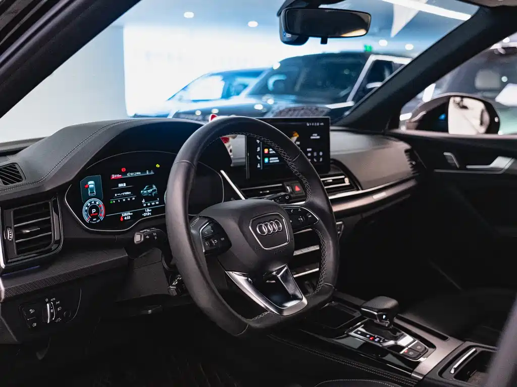 Audi Q5L 2024 — фото 10