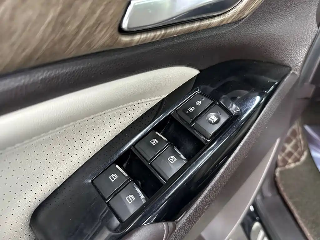 GAC Trumpchi M8 2021 — фото 5