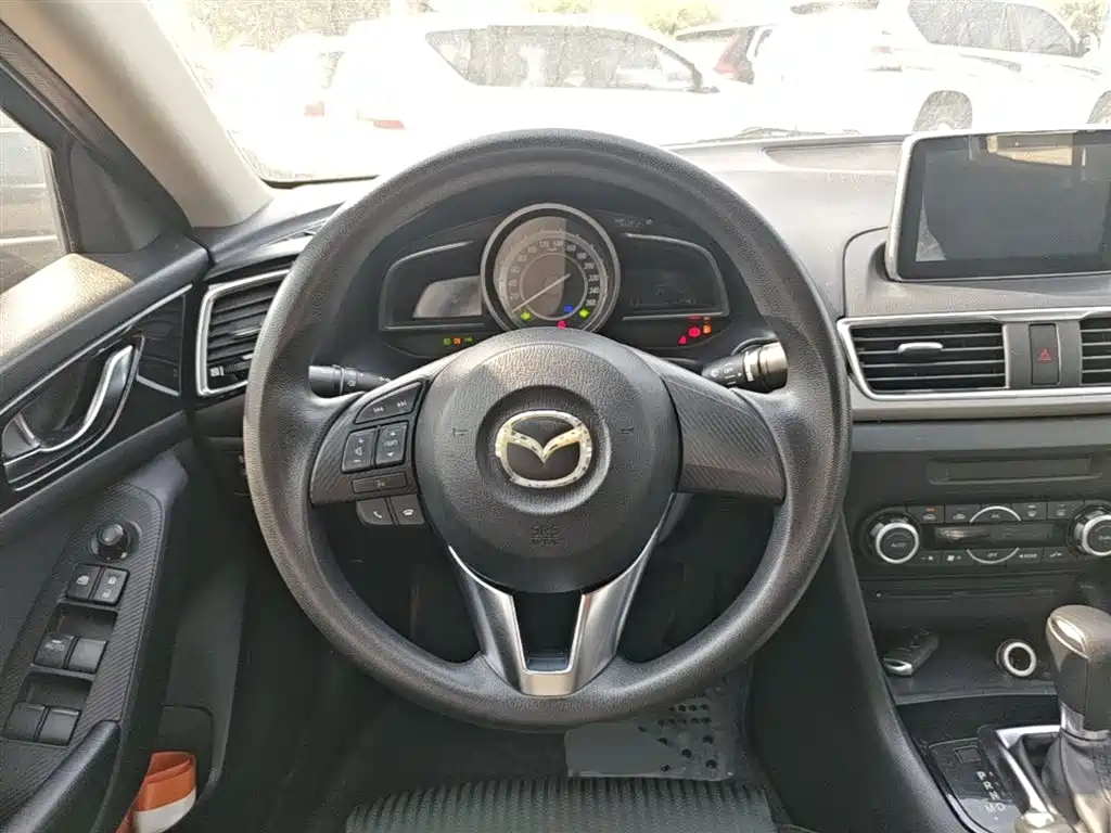 Mazda 3 Axela 2014 — фото 11