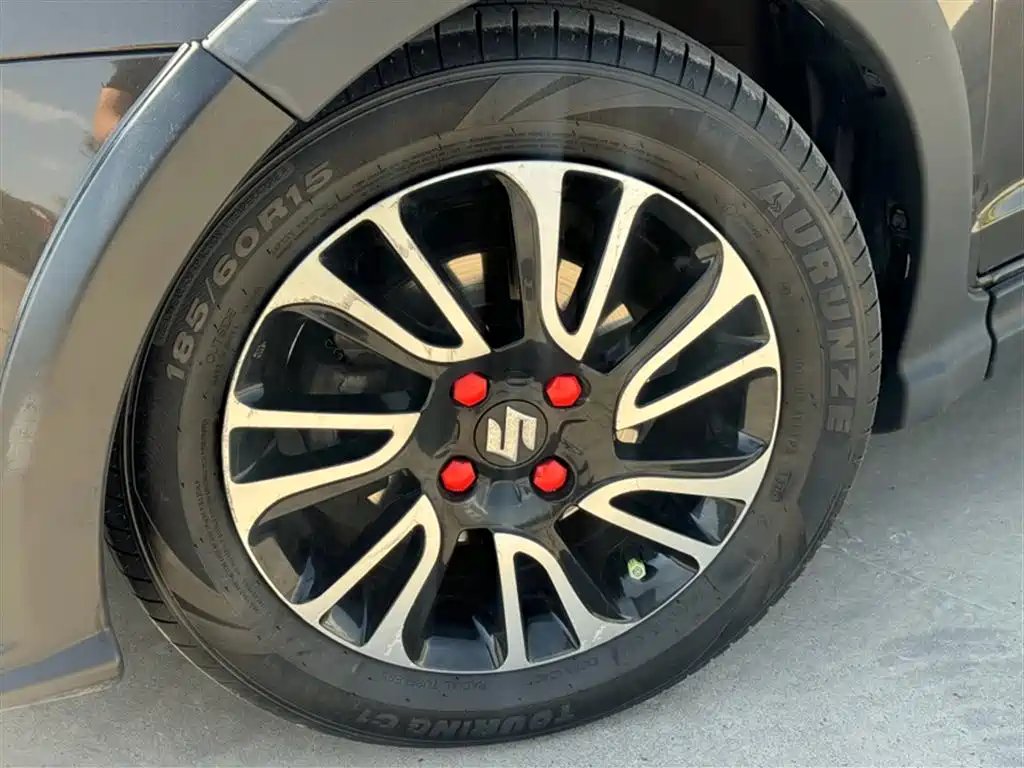 Suzuki Swift 2018 — фото 10