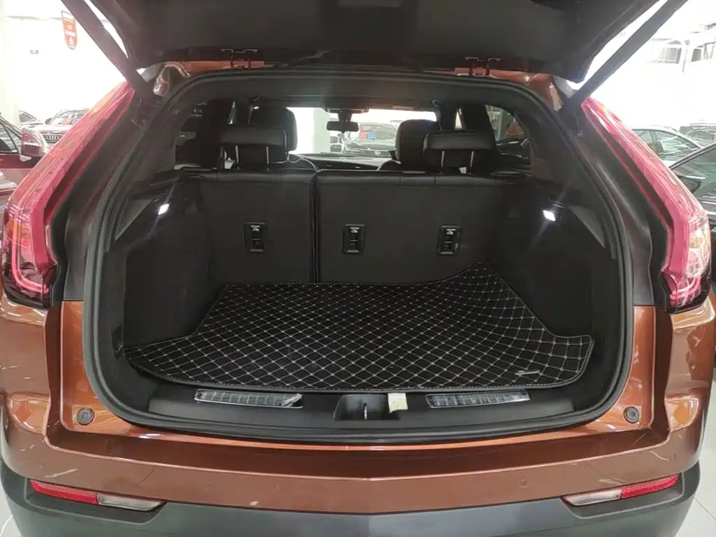 Cadillac XT4 2019 — фото 19