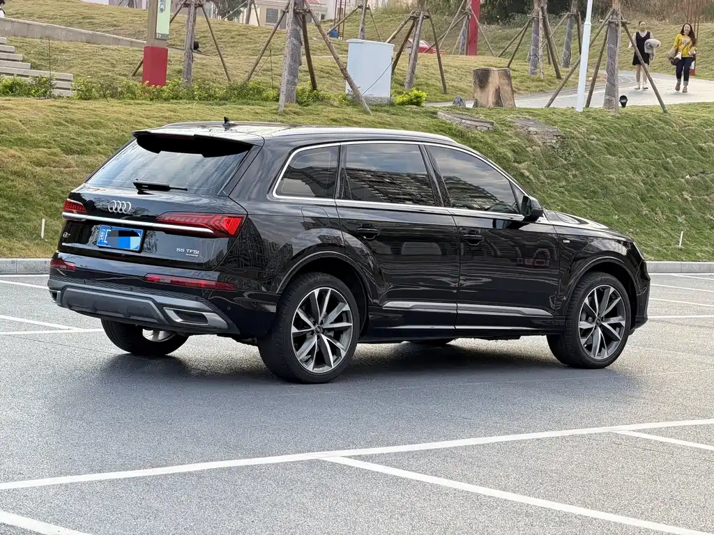 Audi Q7 2023 — фото 4