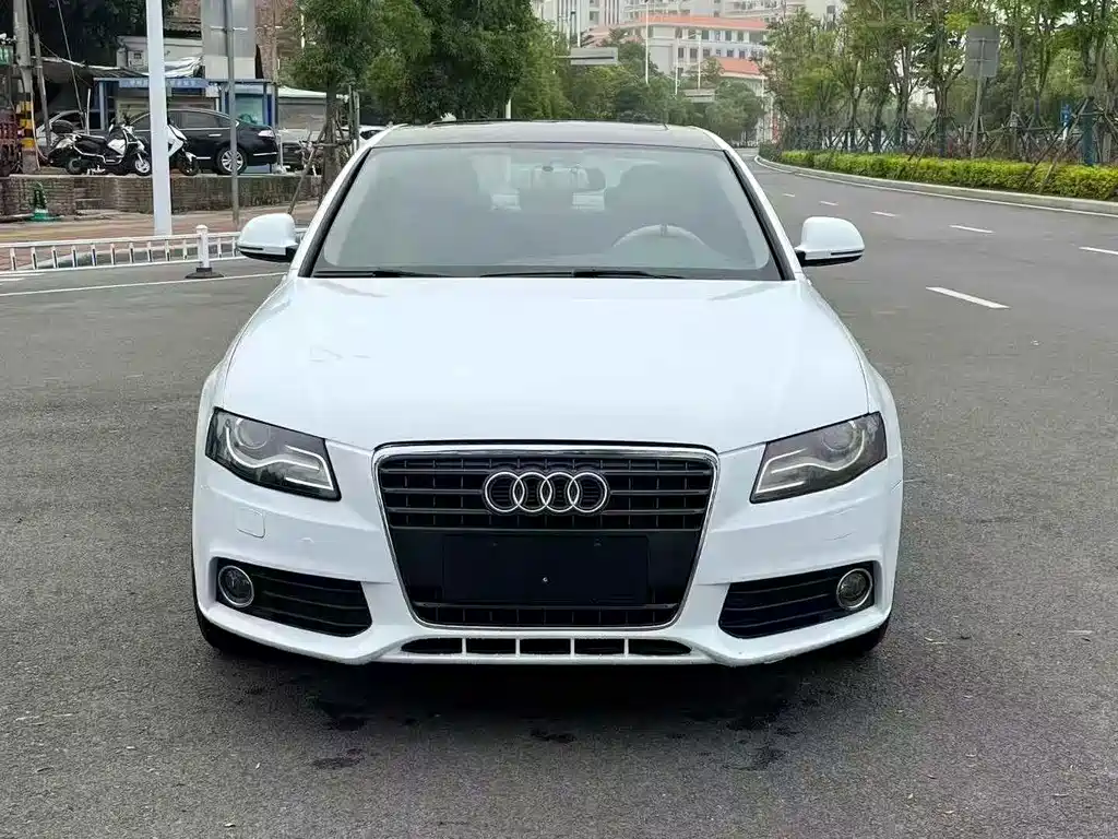 Audi A4L 2010 — фото 2