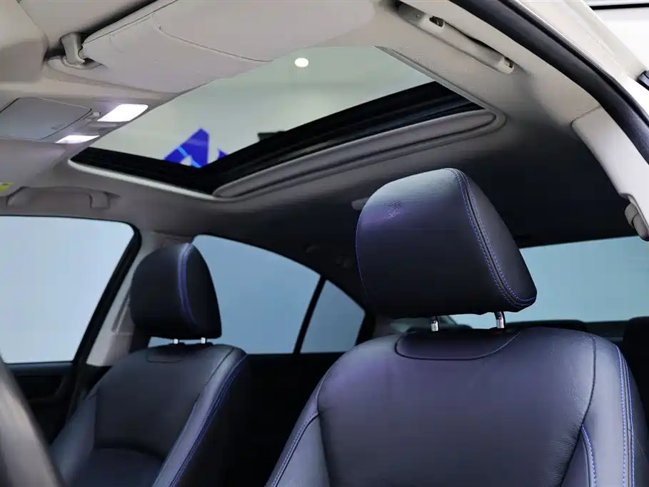 Subaru Legacy 2021 — фото 27