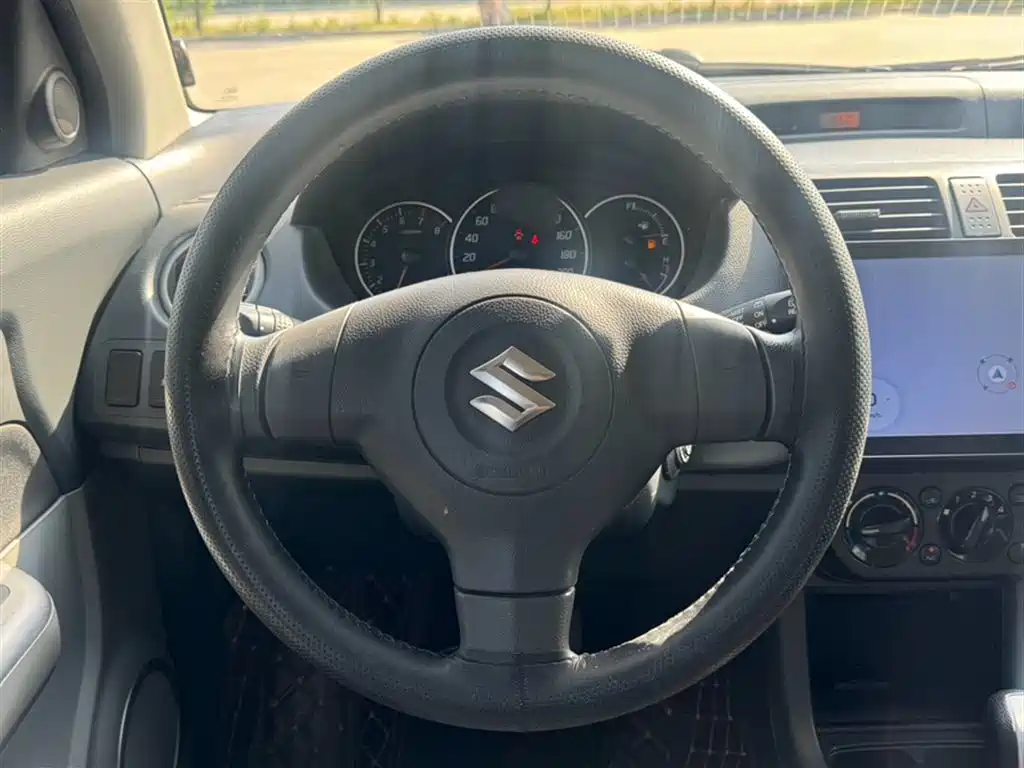 Suzuki Swift 2018 — фото 15