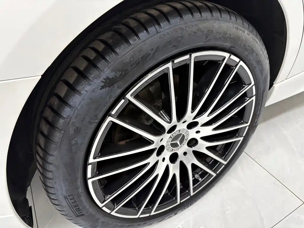 Mercedes-Benz C-Class 2023 — фото 13