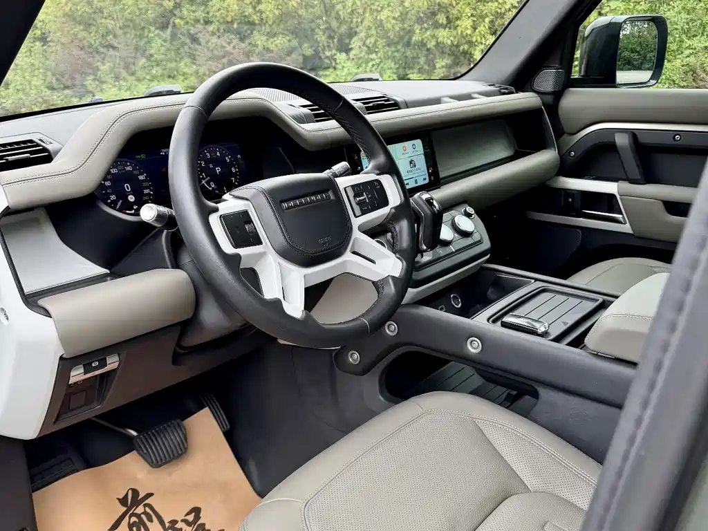 Land Rover Defender 2020 — фото 12
