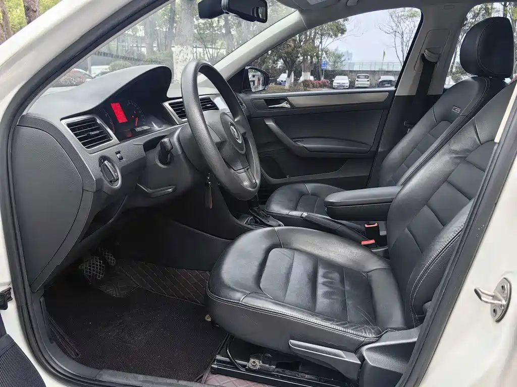 Volkswagen Santana 2014