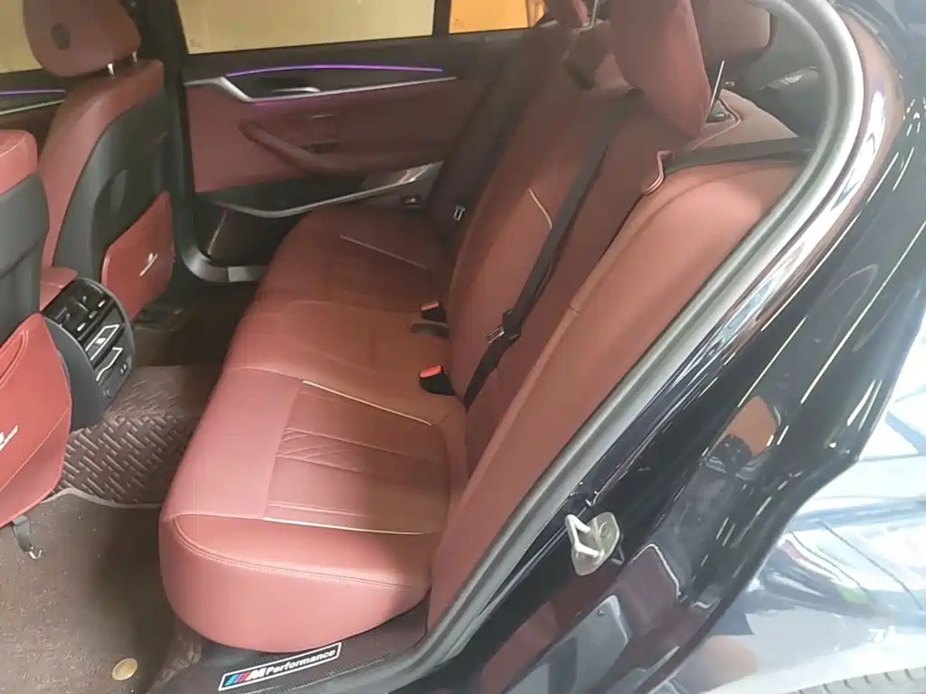 BMW 5 Series 2022 — фото 13