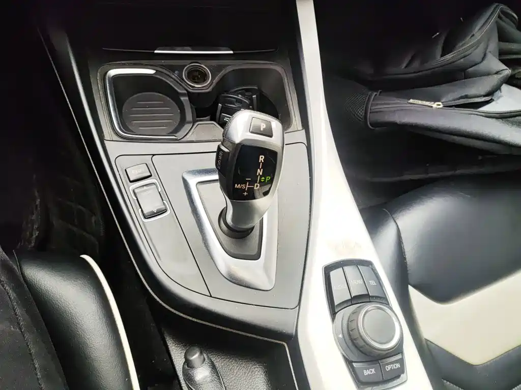 BMW 1 Series 2015 — фото 10