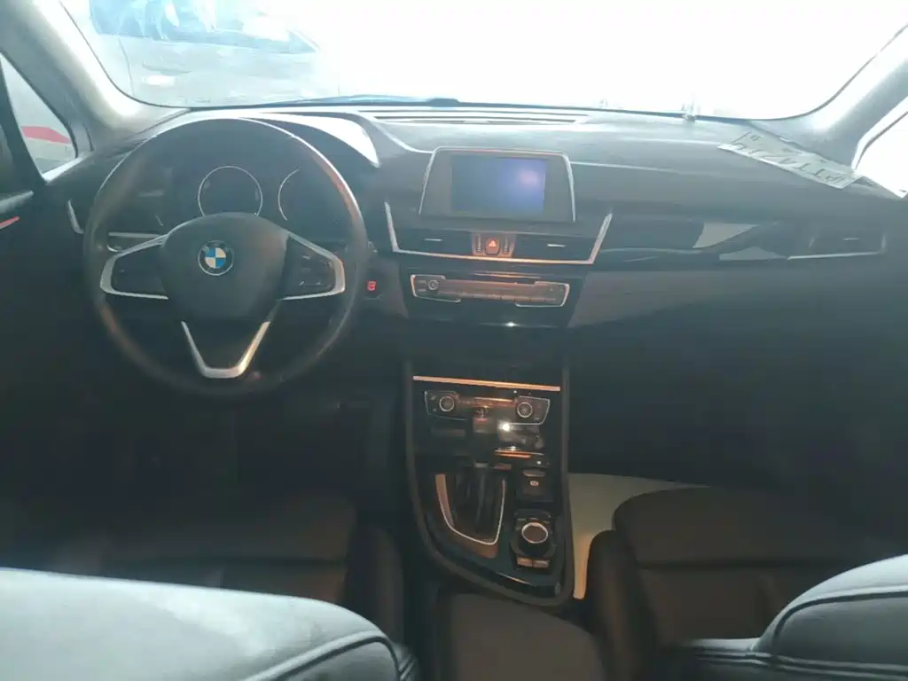 BMW 2 Series Station Wagon 2019 — фото 10
