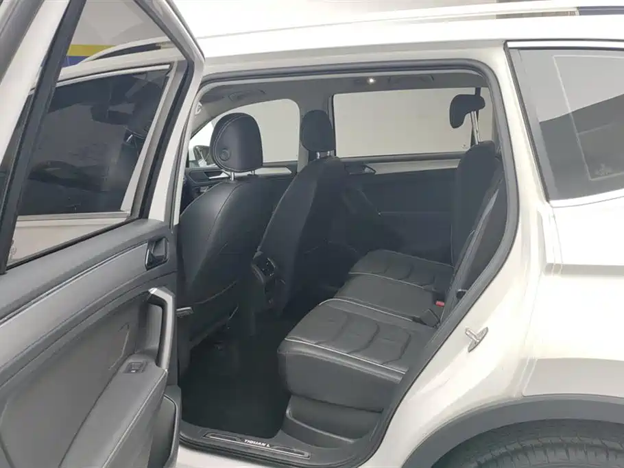 Volkswagen Tiguan L 2017 — фото 11