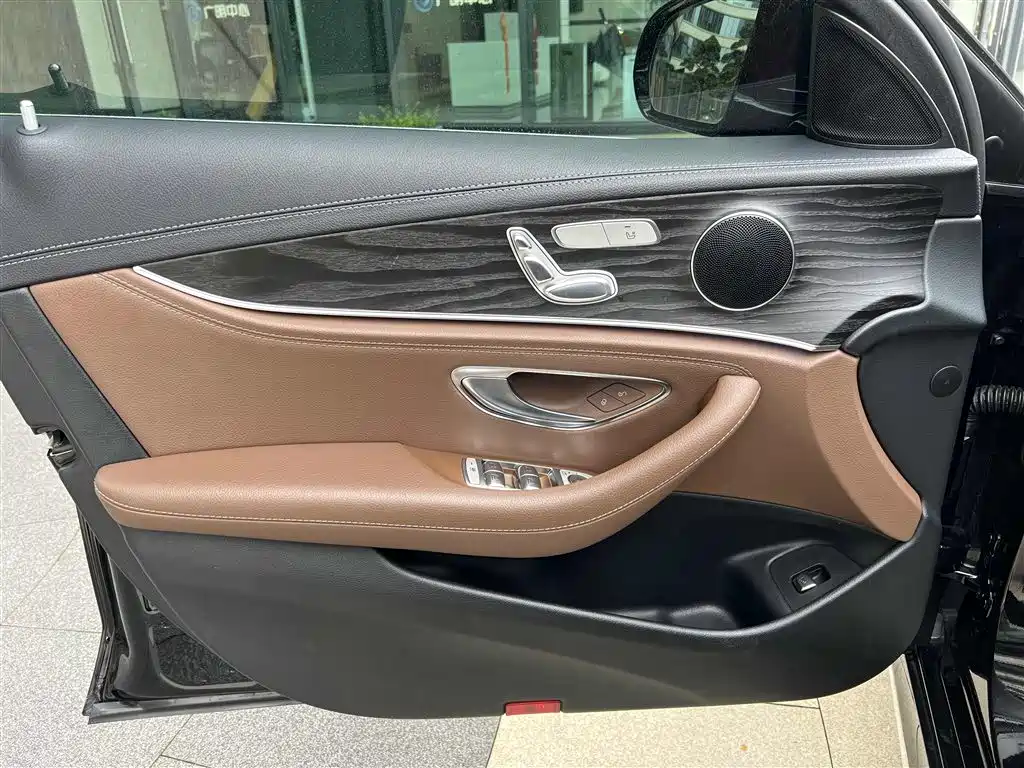 Mercedes-Benz E-Class 2020 — фото 20