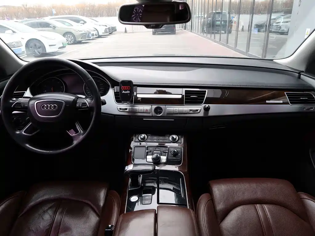 Audi A8 2016 — фото 8
