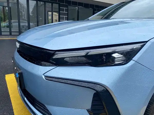 Geely Emgrand L Hip 2023