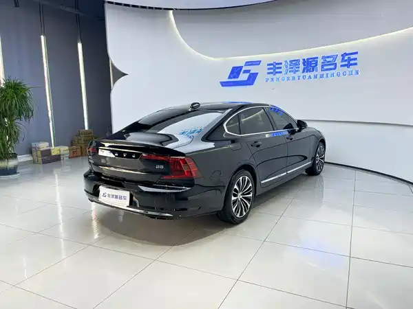 Volvo S90 2024