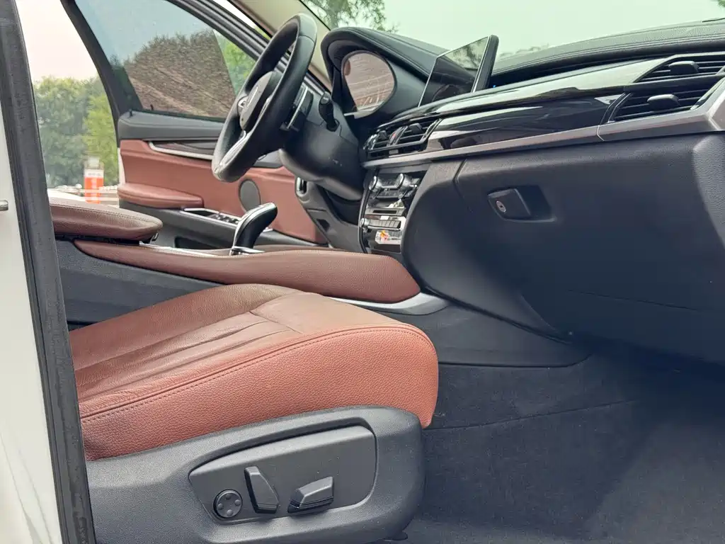 BMW X6 2015 — фото 18