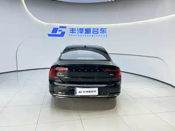 Volvo S90 2024