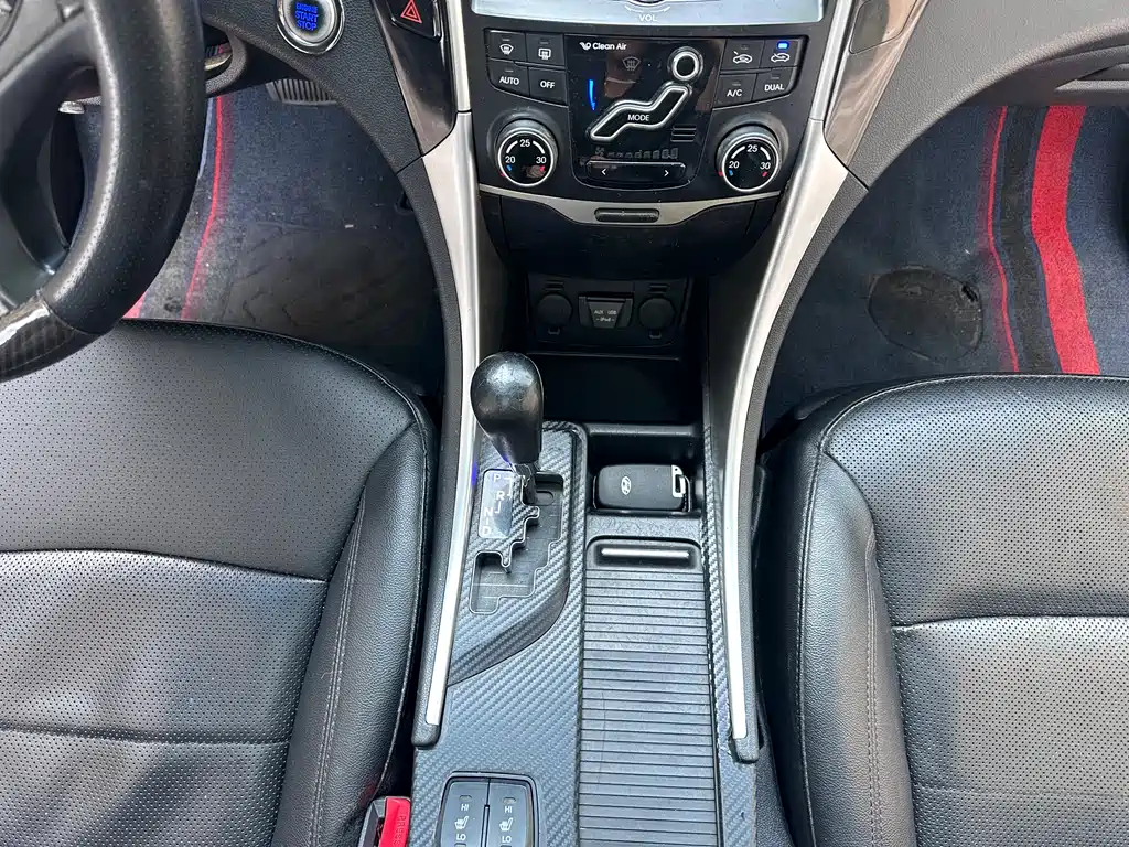 Hyundai Sonata 2014 — фото 17