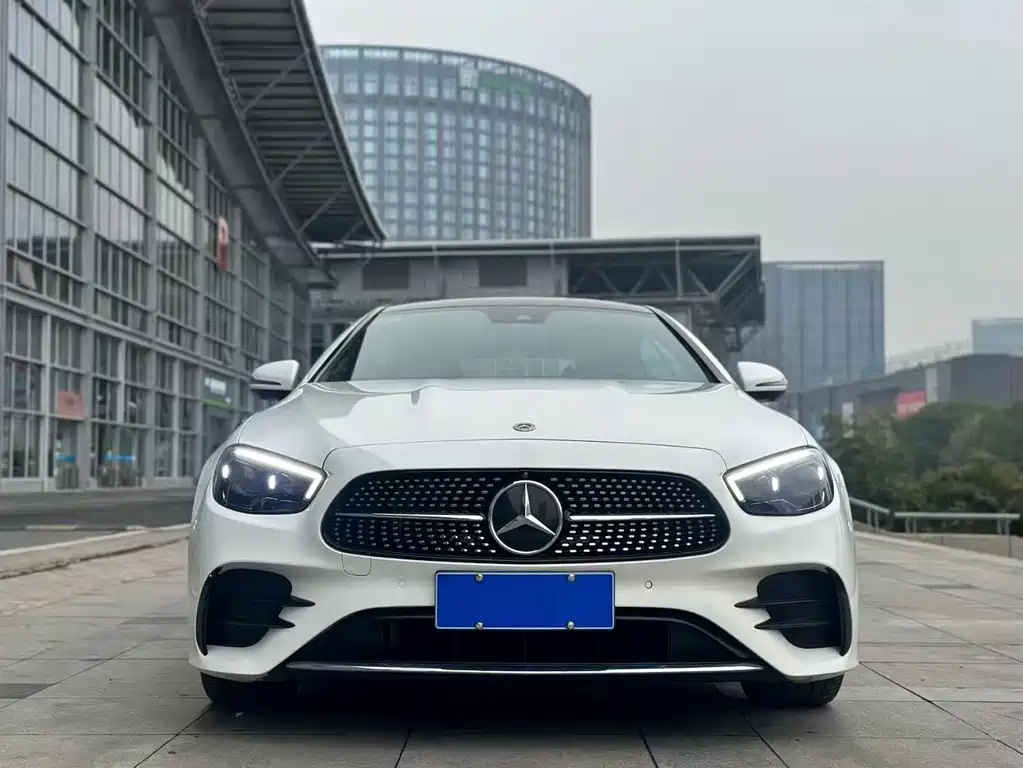 Mercedes-Benz E-Class 2022