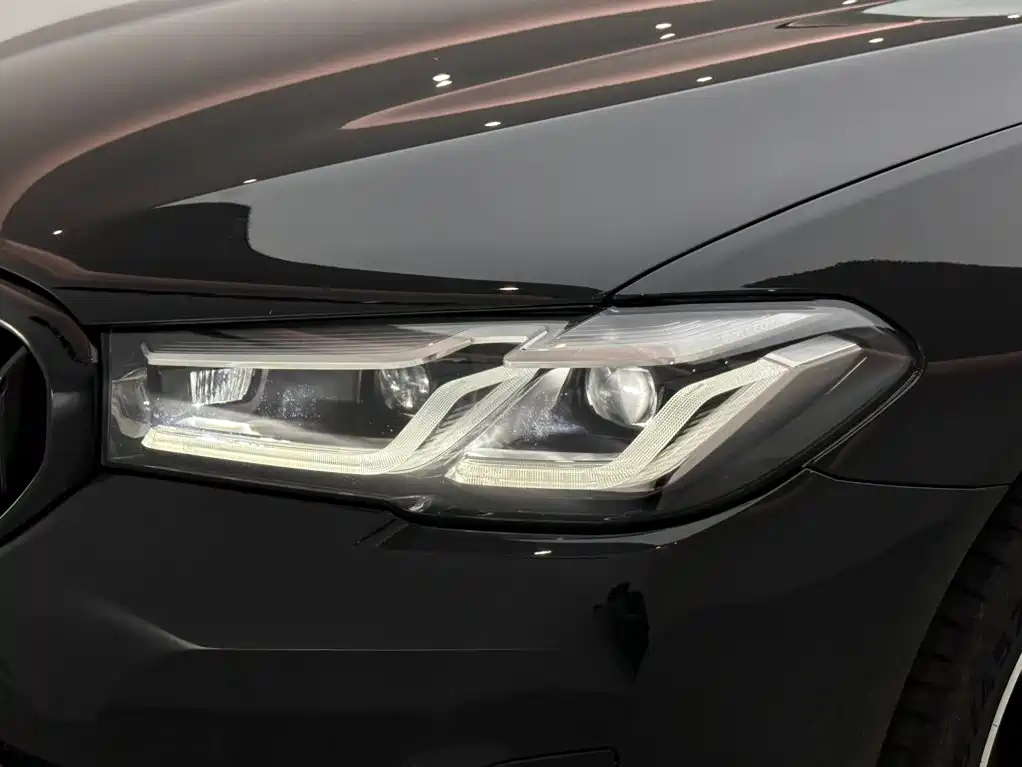 BMW 5 Series 2020 — фото 18
