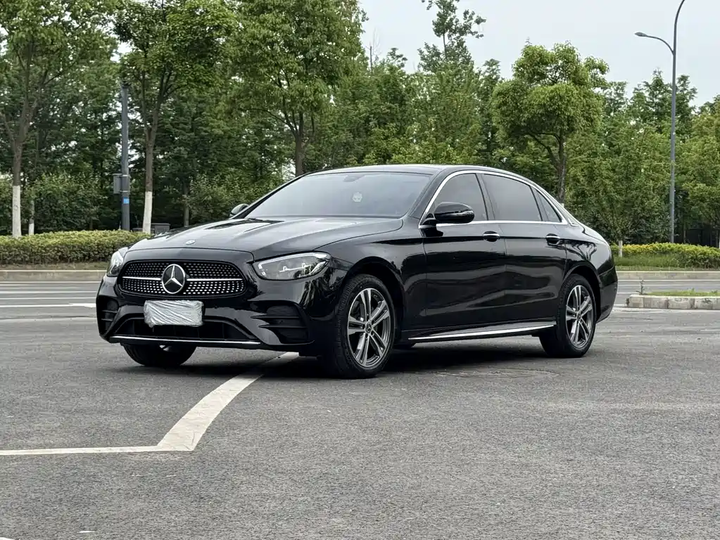 Mercedes-Benz E-Class 2022 — фото 1