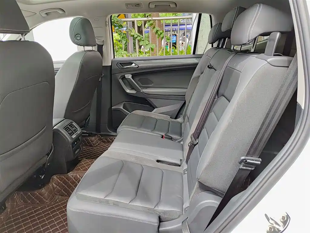 Volkswagen Tiguan L 2021 — фото 8