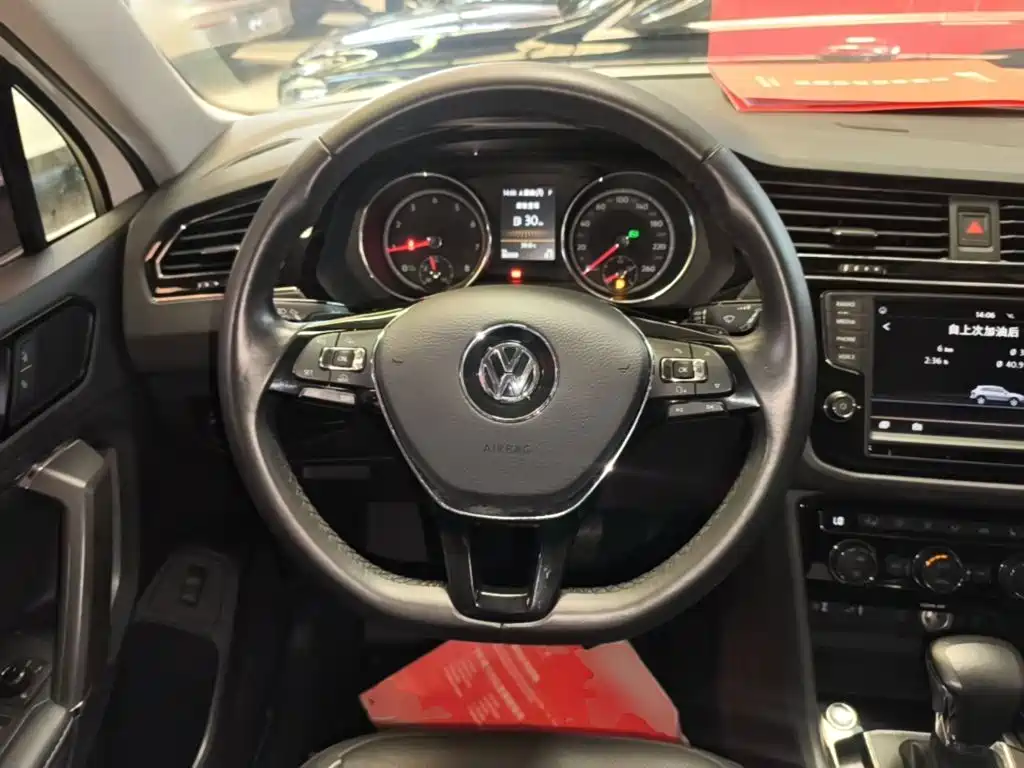 Volkswagen Tiguan L 2017 — фото 11