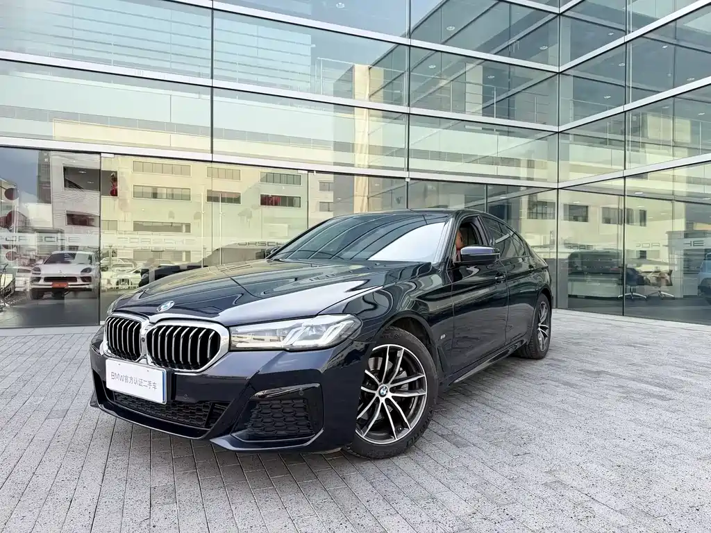 BMW 5 Series 2023 — фото 1