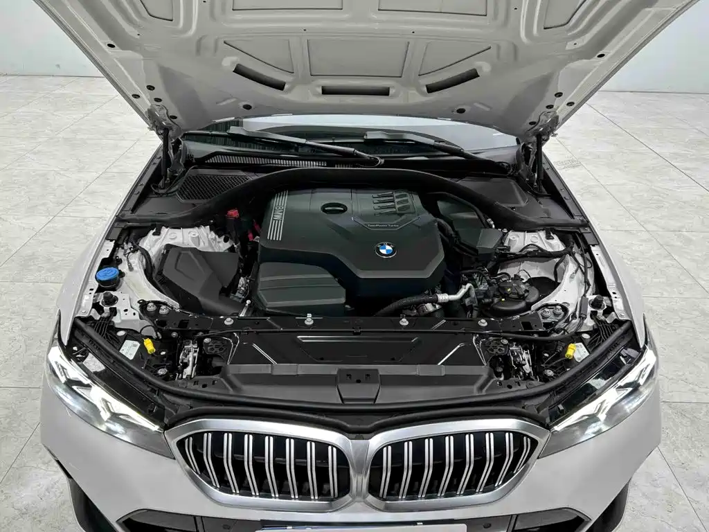 BMW 3 Series 2023 — фото 19