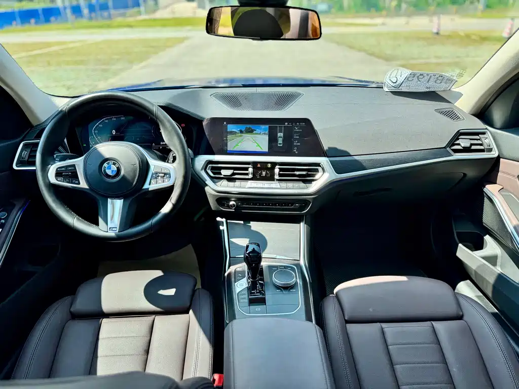 BMW 3 Series 2021 — фото 16