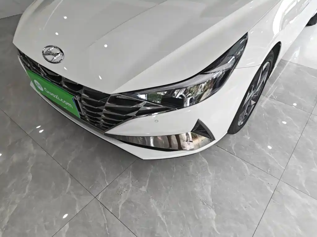 Hyundai Elantra 2022 — фото 24