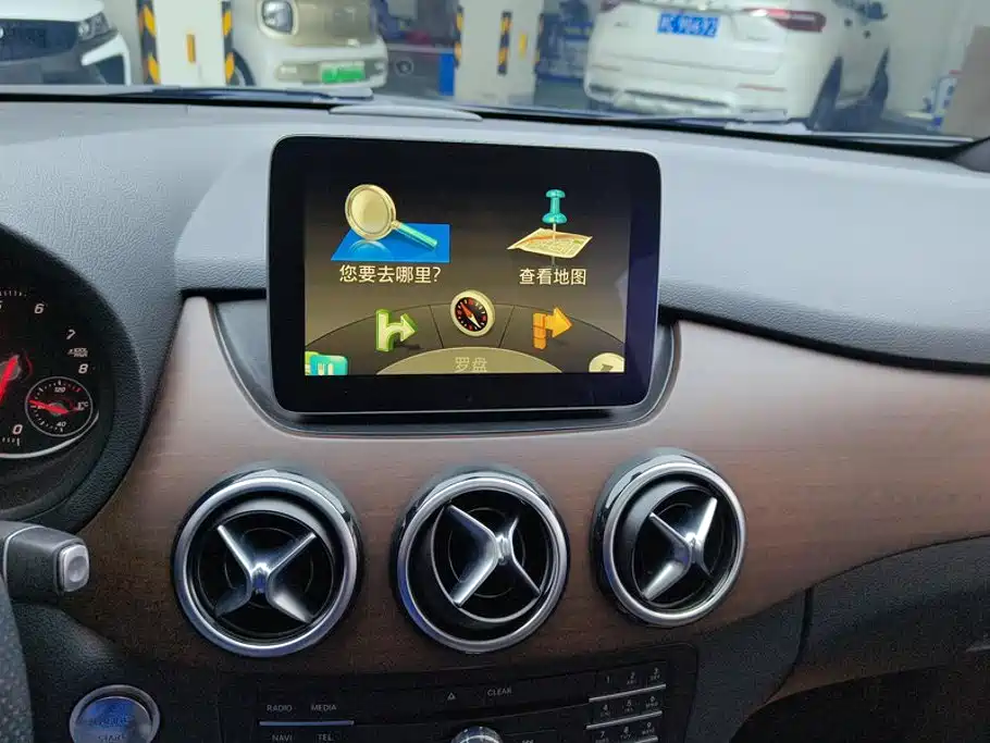 Mercedes-Benz B-Class 2017 — фото 13