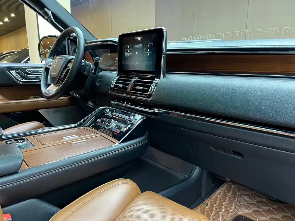 Lincoln Navigator 2018 — фото 6