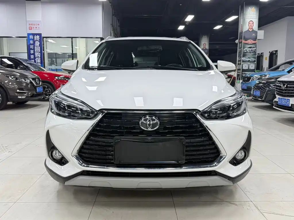 Toyota Yaris L 2023