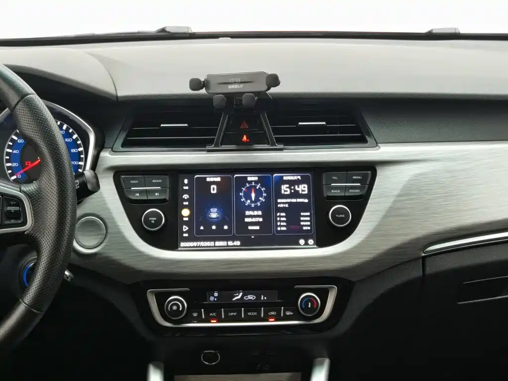 Geely Vision X3 2018 — фото 12