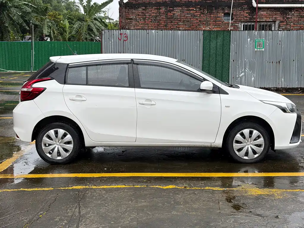 Toyota Yaris L 2019