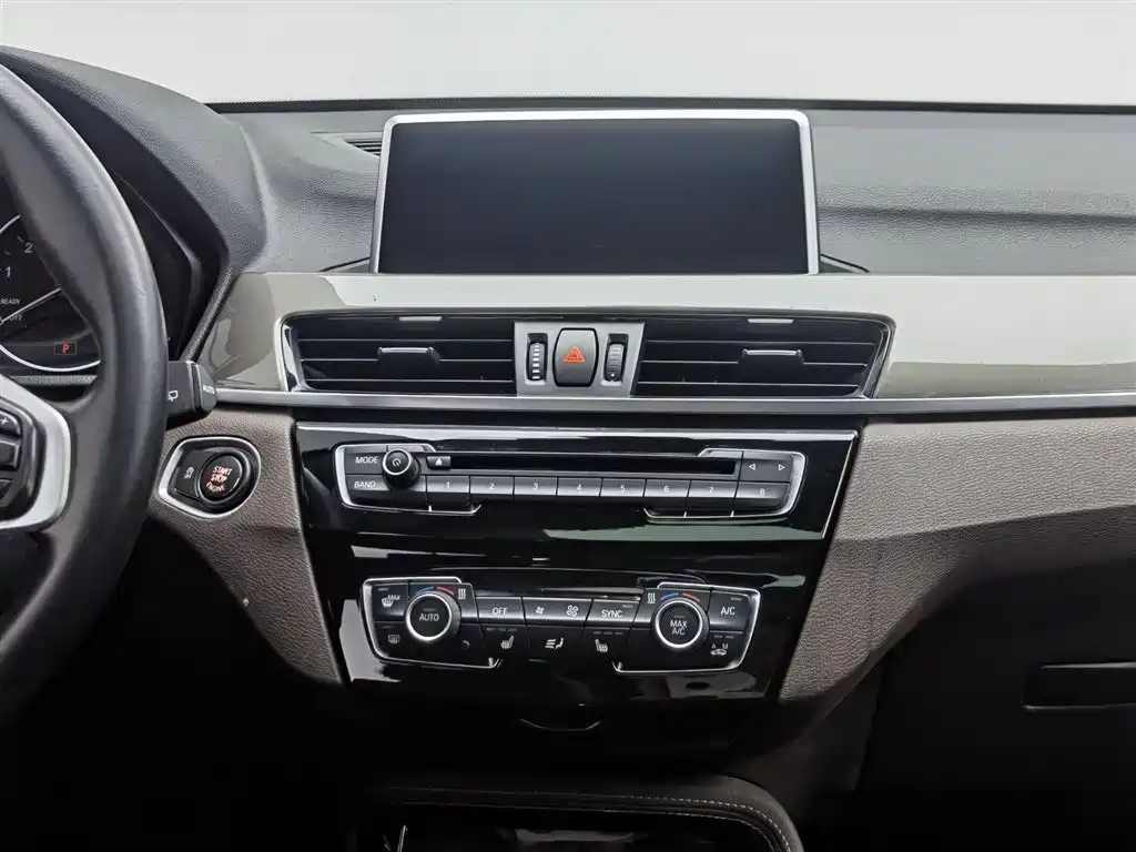 BMW X1 2017 — фото 12